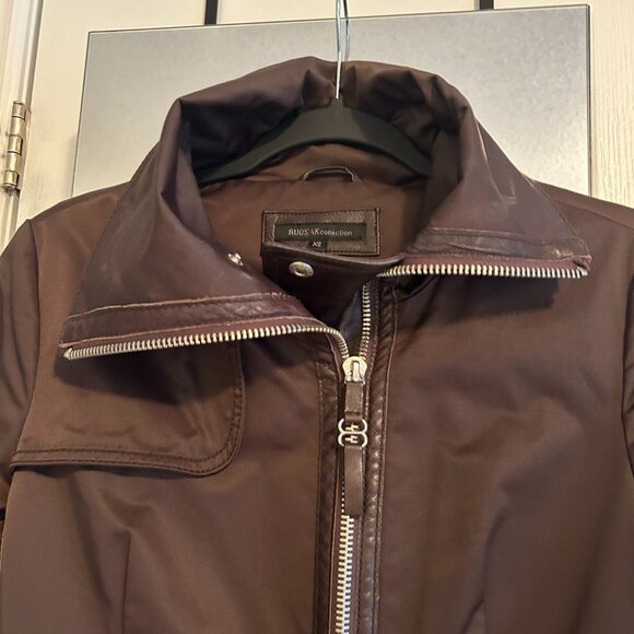 “RUDSAK Espresso Brown Leather Sleeve Coat XS – All Season Chic Moto Styling” - Picture 3 of 8